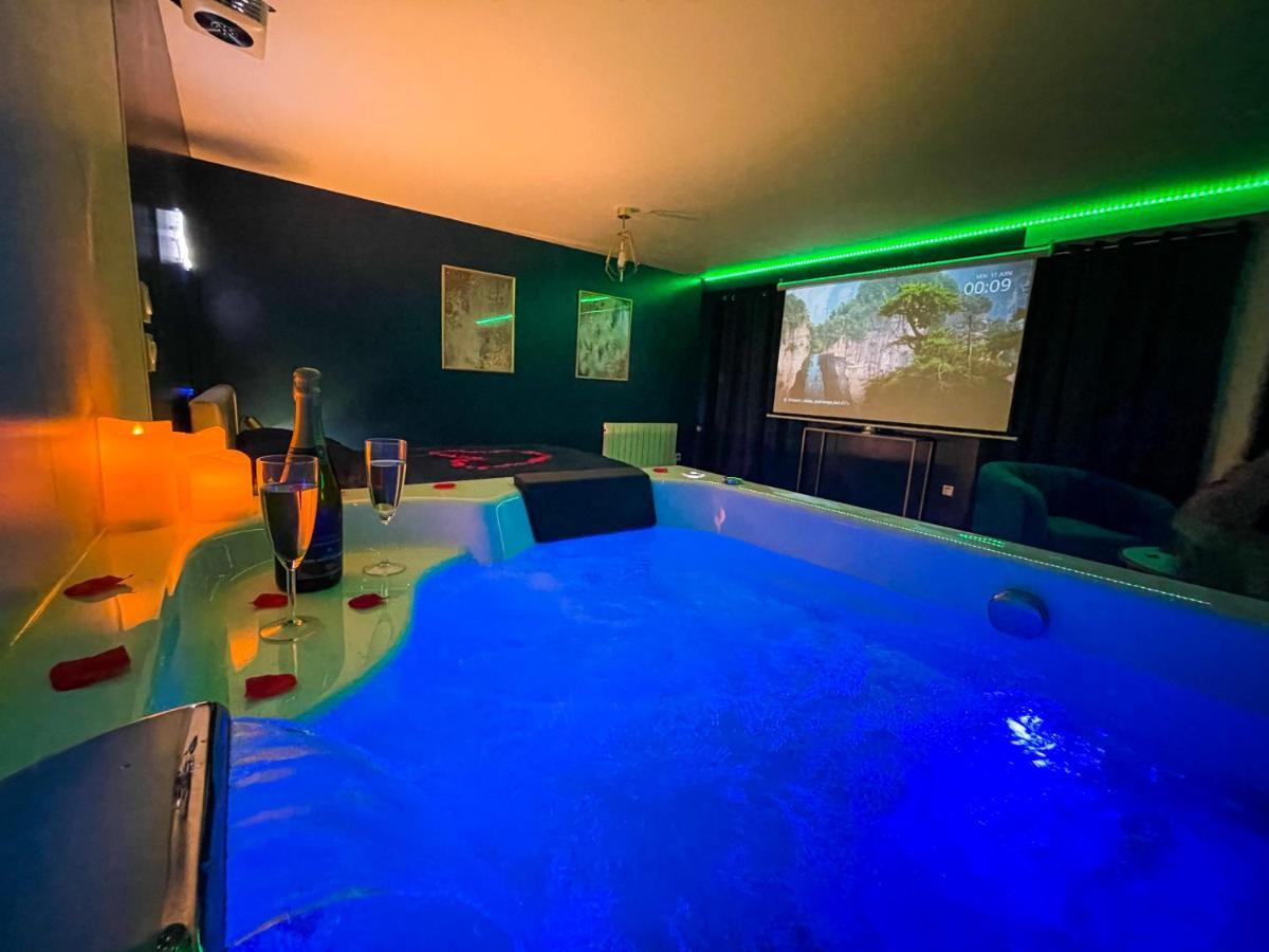 Spa Sous Les Etoiles - Cinema - Netflix - Parking - Gare Amiens Buitenkant foto