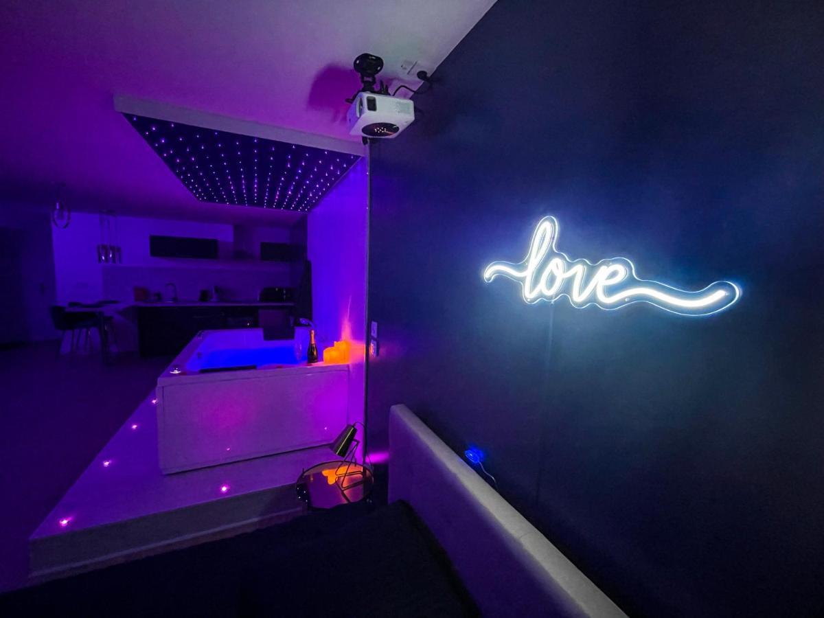 Spa Sous Les Etoiles - Cinema - Netflix - Parking - Gare Amiens Buitenkant foto