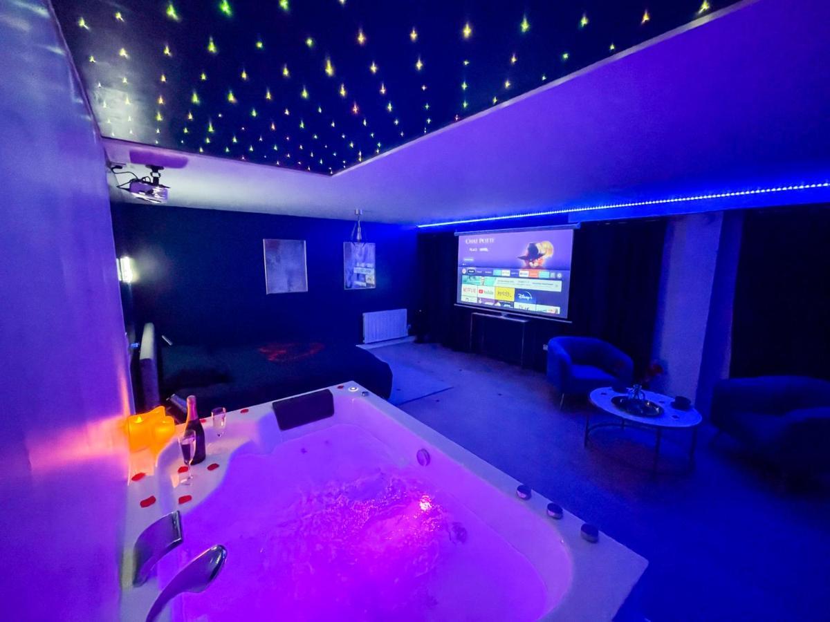 Spa Sous Les Etoiles - Cinema - Netflix - Parking - Gare Amiens Buitenkant foto