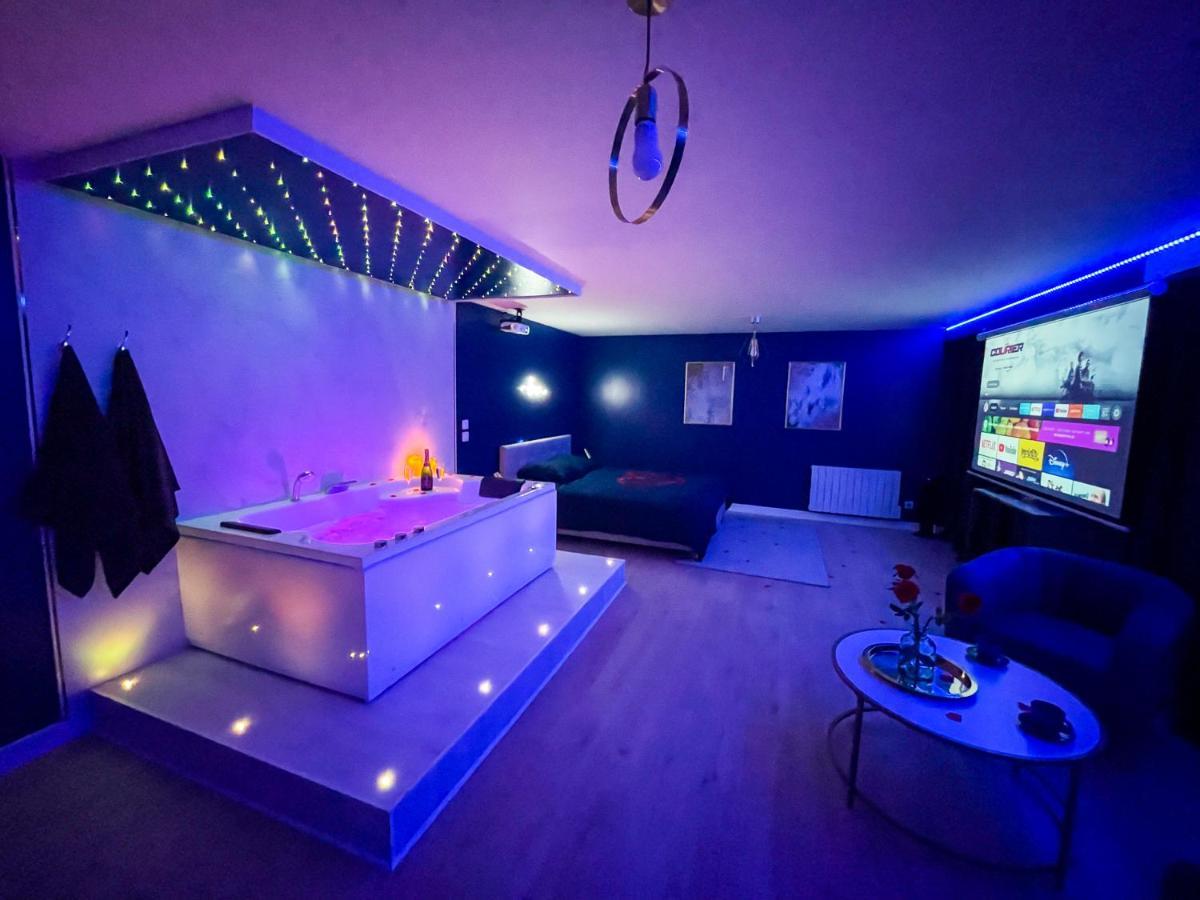 Spa Sous Les Etoiles - Cinema - Netflix - Parking - Gare Amiens Buitenkant foto